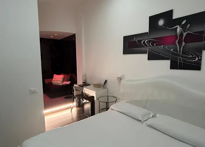 Отель типа "постель и завтрак" Domus Flavia 4*