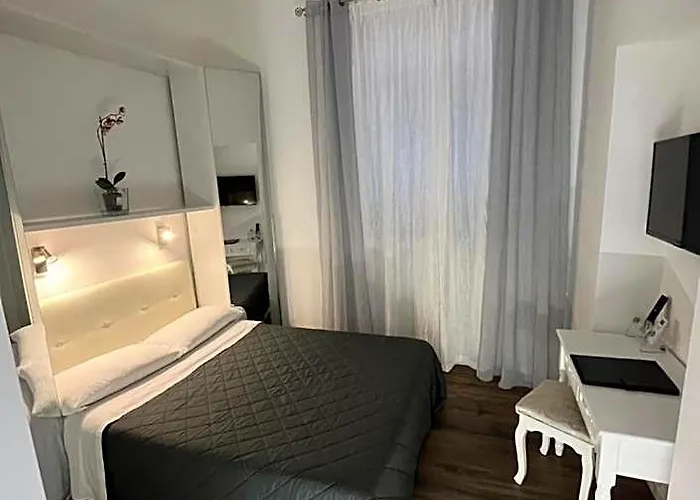 Frühstückspension Domus Flavia 4*